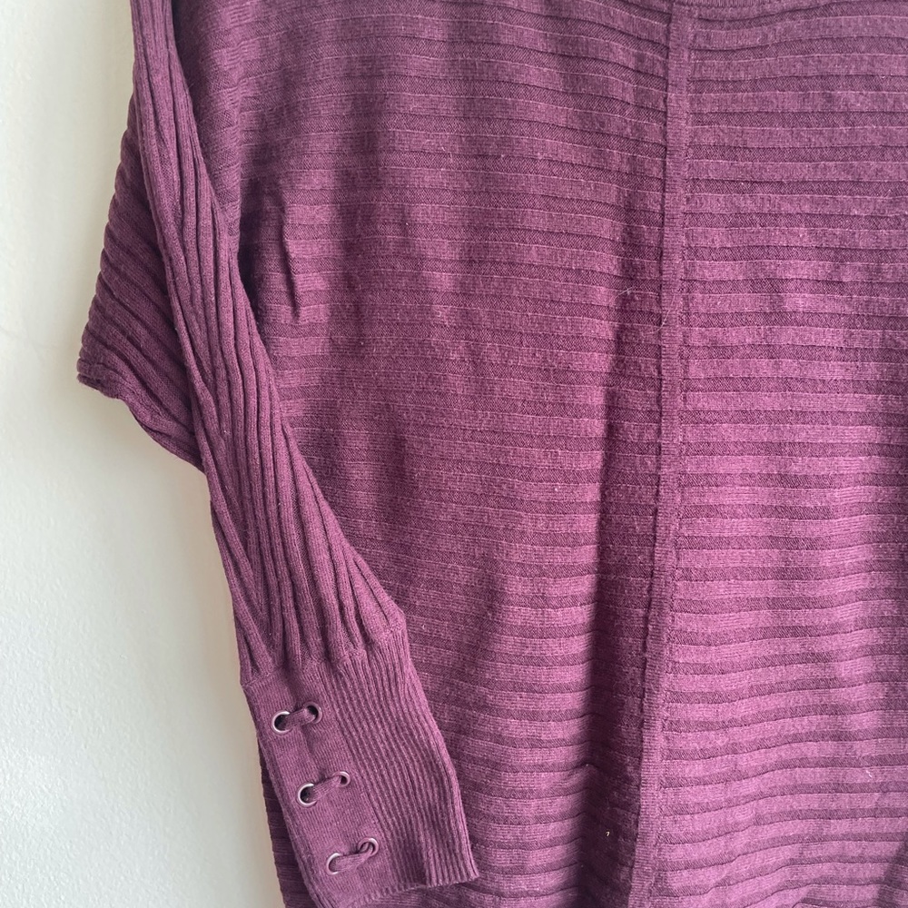 Purple sweater - Picture 2 of 2